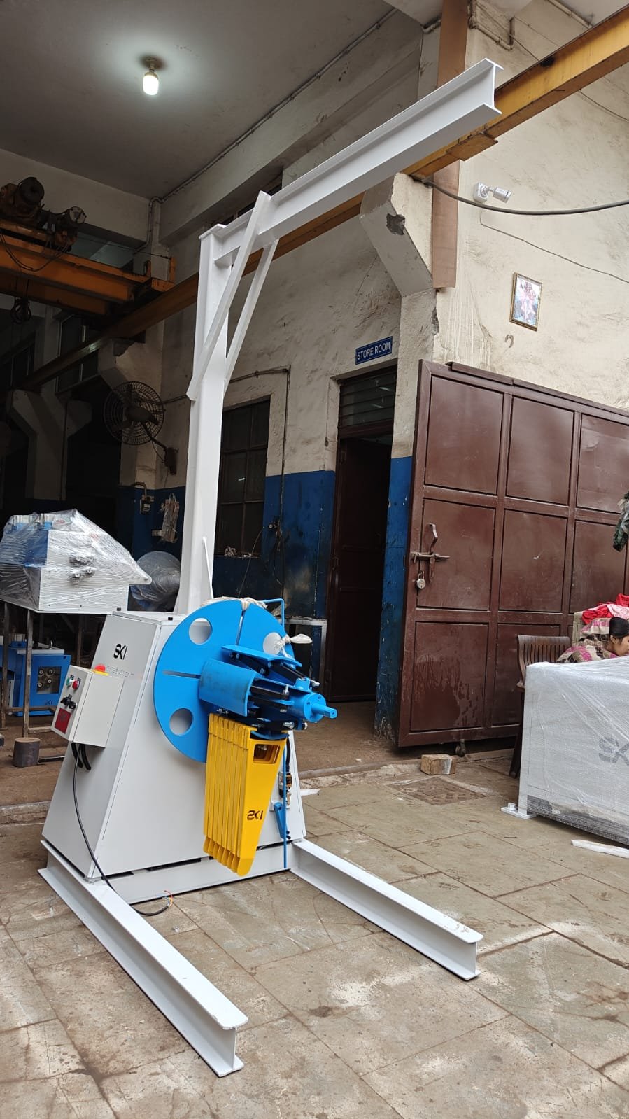 De-Coiler with Coil Loader